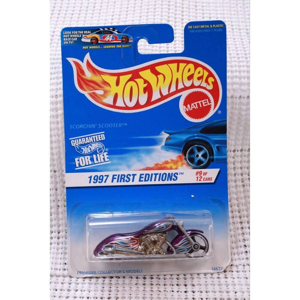 Hot Wheels Scorchin Scooter 1997 First Editions 9 Collector 519 Purple 16672 NEW